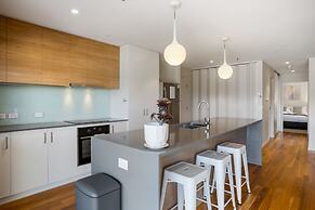 Kangaroo Bay Apartments