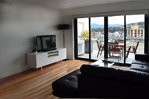 Kangaroo Bay Apartments