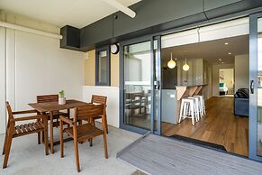 Kangaroo Bay Apartments