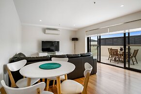 Kangaroo Bay Apartments