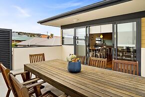 Kangaroo Bay Apartments