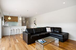 Kangaroo Bay Apartments