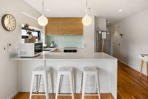 Kangaroo Bay Apartments