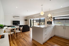 Kangaroo Bay Apartments