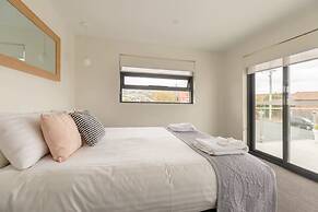 Kangaroo Bay Apartments