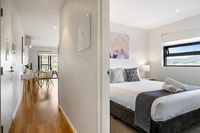 Kangaroo Bay Apartments