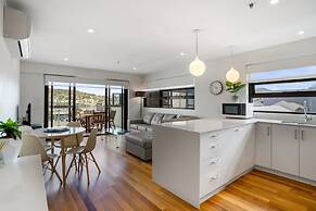 Kangaroo Bay Apartments