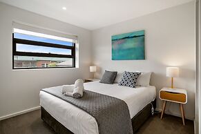 Kangaroo Bay Apartments