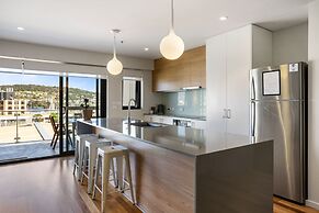 Kangaroo Bay Apartments