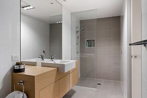 Kangaroo Bay Apartments