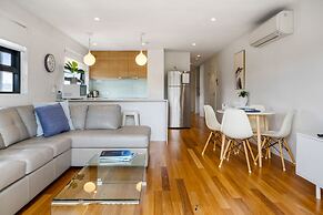 Kangaroo Bay Apartments