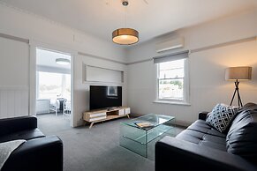 Kangaroo Bay Apartments