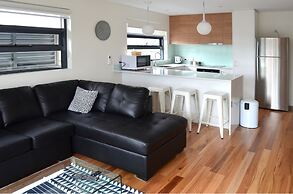 Kangaroo Bay Apartments