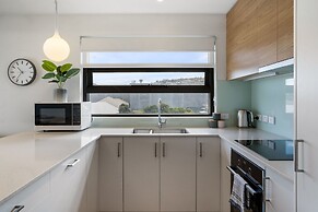 Kangaroo Bay Apartments