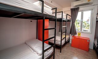Mad Monkey Chiang Mai - Hostel