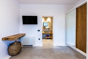 Portes Mykonos Suites & Villas