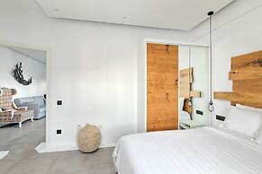 Portes Mykonos Suites & Villas