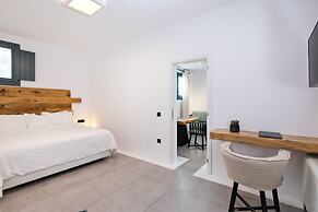 Portes Mykonos Suites & Villas