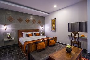 Silver Palms Residence