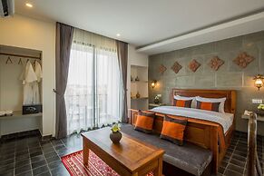 Silver Palms Residence