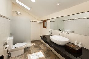 Boujis Boutique Resort