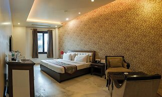 Leela Grande Hotel