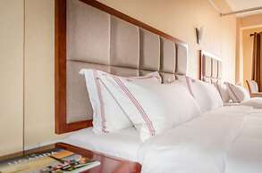 Hillside Plaza Hotel