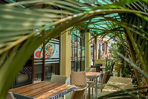 Hillside Plaza Hotel