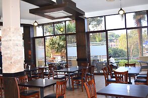 Hillside Plaza Hotel