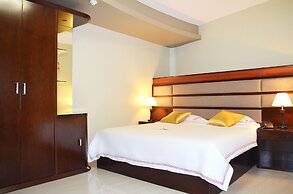 Hillside Plaza Hotel