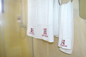 Hillside Plaza Hotel