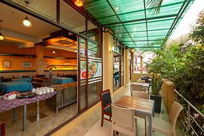 Hillside Plaza Hotel