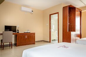 Hillside Plaza Hotel