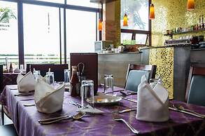 Hillside Plaza Hotel