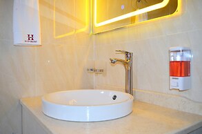 Hillside Plaza Hotel