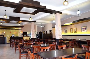 Hillside Plaza Hotel