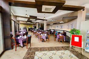 Hillside Plaza Hotel