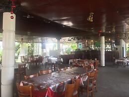 Embassy Suites Hotels & Restaurant