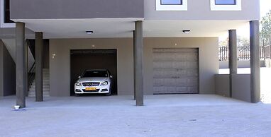 Discovery Riverlets Apartment