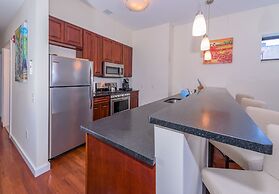 Deedee's Hideaway on Grove