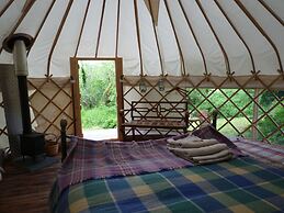Ceridwen Glamping, Double decker Bus and Yurts