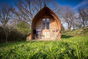 Ceridwen Glamping, Double decker Bus and Yurts