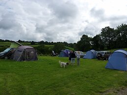 Ceridwen Glamping, Double decker Bus and Yurts
