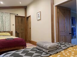 Ceridwen Glamping, Double decker Bus and Yurts