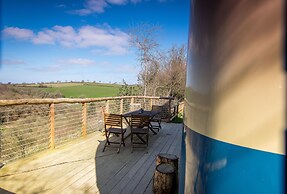 Ceridwen Glamping, Double decker Bus and Yurts