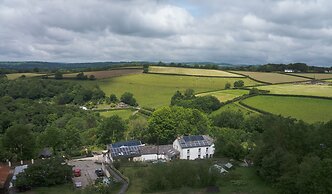 Ceridwen Glamping, Double decker Bus and Yurts