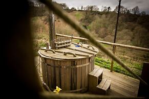 Ceridwen Glamping, Double decker Bus and Yurts