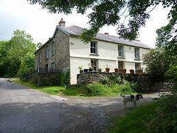 Ceridwen Glamping, Double decker Bus and Yurts