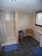 Ceridwen Glamping, Double decker Bus and Yurts