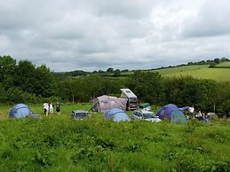 Ceridwen Glamping, Double decker Bus and Yurts